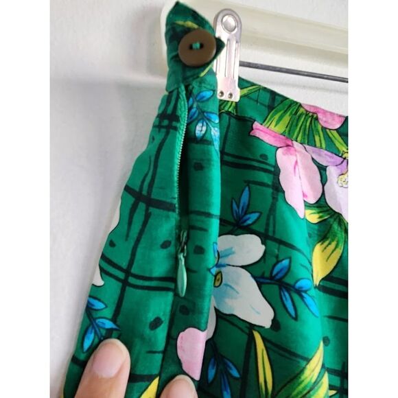 Anne Carson Women Green w/Multicolor Floral 100% Silk Trouser Pants size 8 - Picture 4 of 7